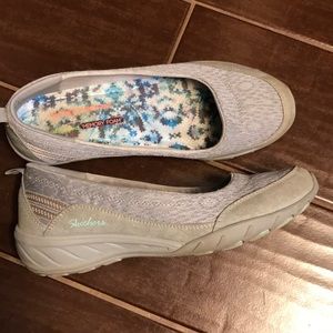 Gray sketchers, size 8